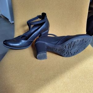 Italian black leather bueno shoes